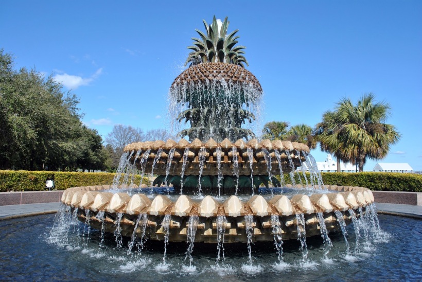 pineapple-fountain